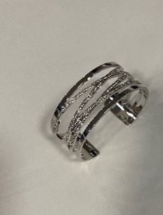 UN BIJOU A PARIS - Manchette 25mm précieuse argentée - laiton finition argent (70405681608000)